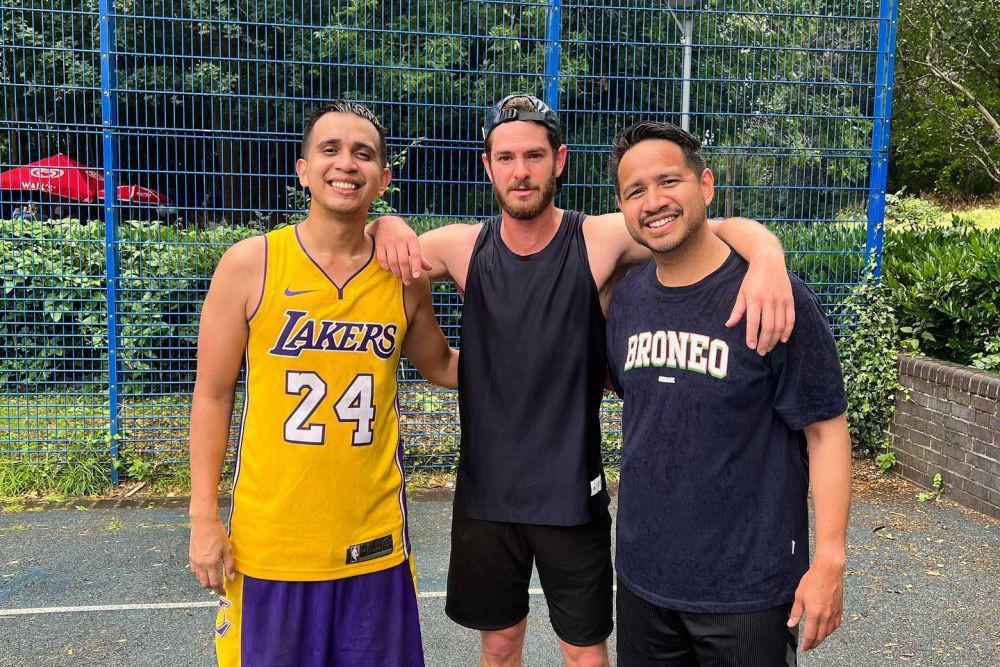 7 Momen Jovial dan Andovi da Lopez Main Basket Bareng Andrew Garfield