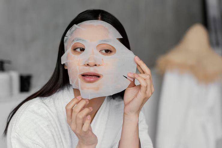 Ilustrasi sheet mask (freepik.com/ freepik)