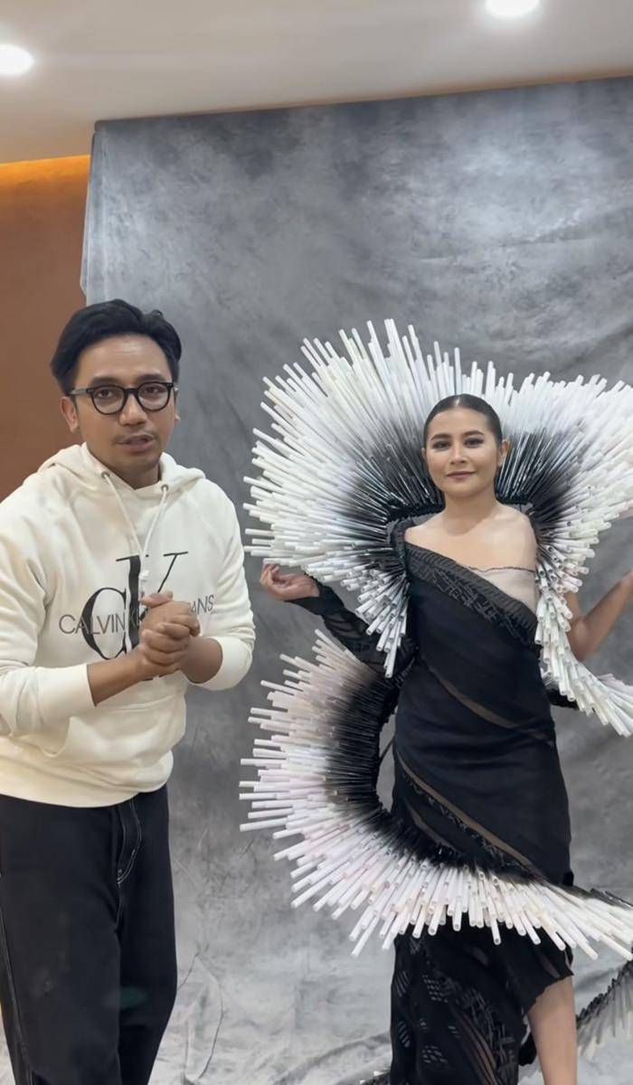 potret Prilly Latuconsina pamerkan kostum yang akan dikenakannya di JFC (Instagram.com/bubahalfian)