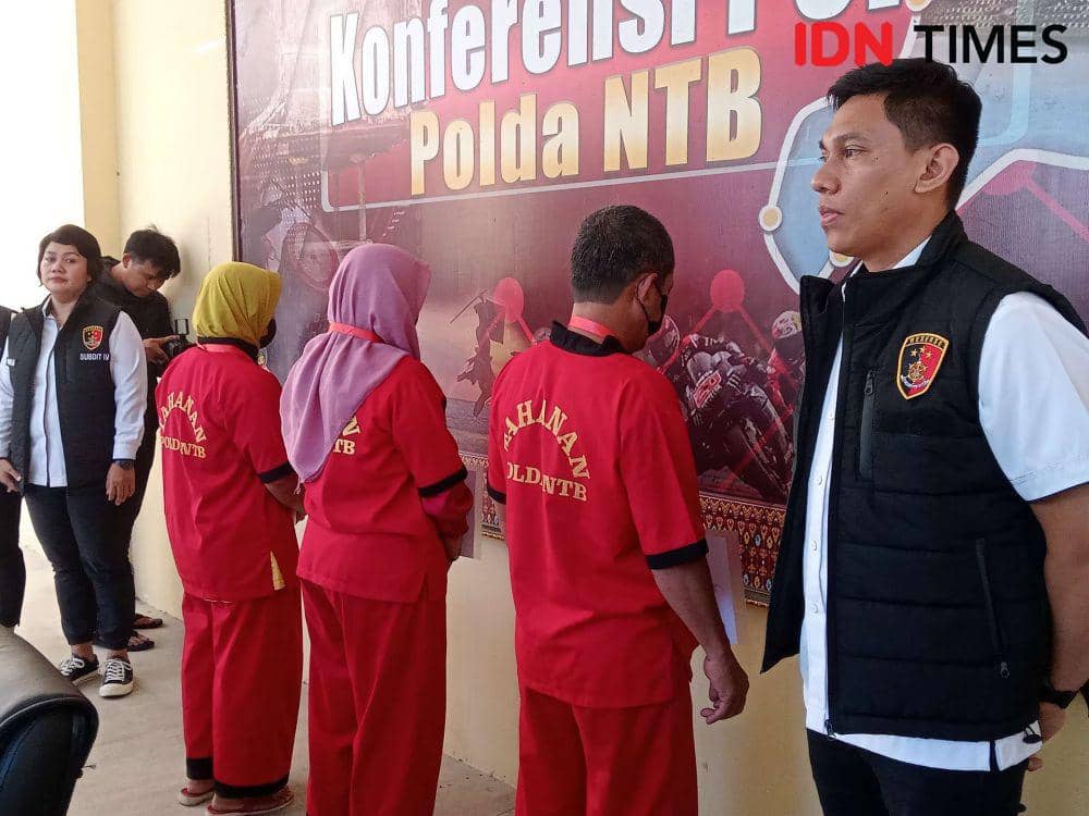 Tersangka kasus TPPO dengan modus pengiriman TKW ilegal ke Arab Saudi dan Libya. (IDN Times/Muhammad Nasir)