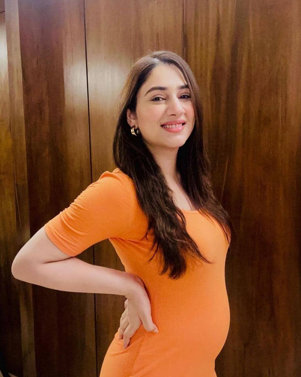Disha Parmar (instagram.com/dishaparmar)
