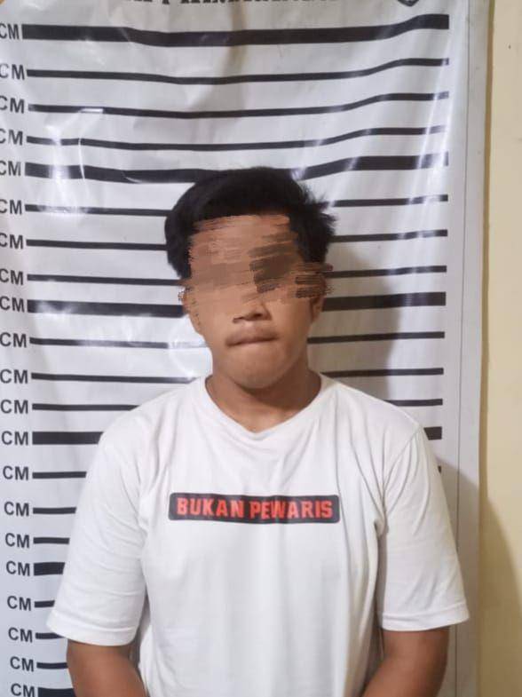 Pelaku pelemparan bus yang diamankan polisi (IDN Times/ istimewa)