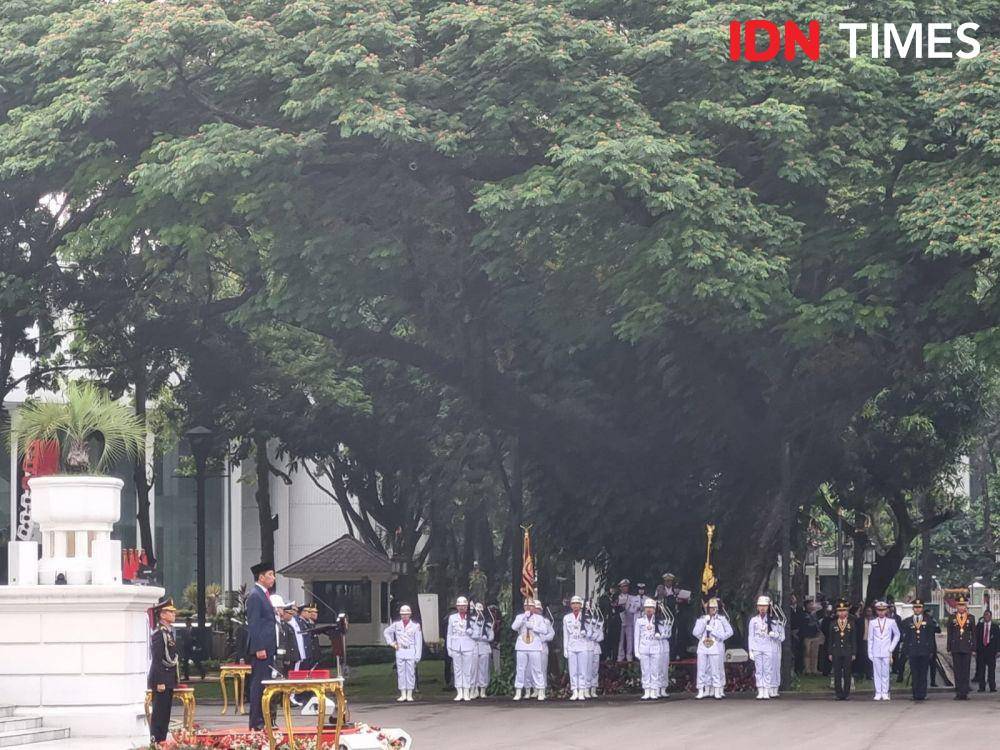 Presiden Jokowi Lantik Perwira Muda TNI-Polri Tahun 2023 di halaman Istana Merdeka, Jakarta (IDN Times/Ilman Nafi'an)