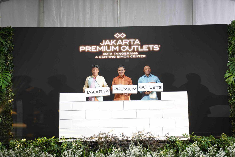 (ki-ka) Dato Justin Leong, Mr Jean Marie Pin Harry, Mr Uchenna Akujuo dalam The Groundbreaking Ceremony of Jakarta Premium Outlets. 26 Juli 2023. (dok. Jakarta Premium Outlets)