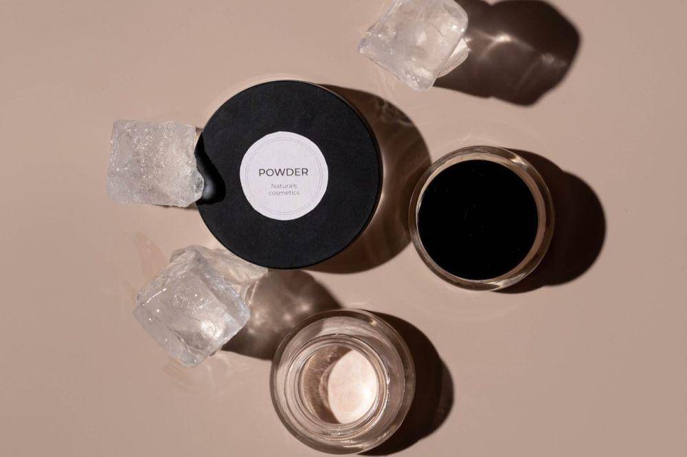 Ilustrasi brow pomade (pexels.com/Ron Lach)