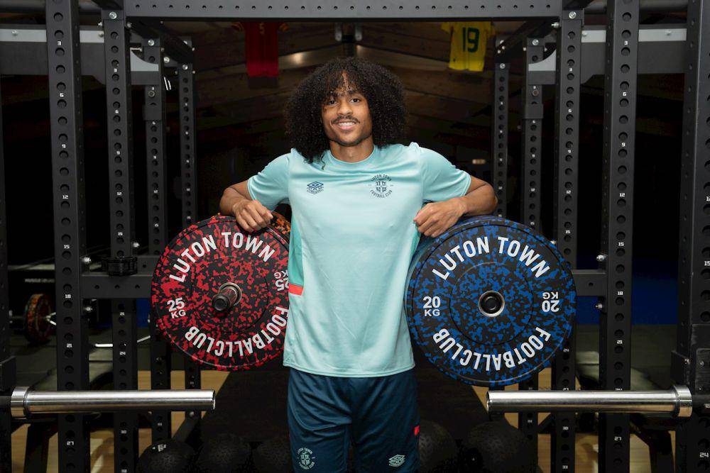 Tahith Chong (lutontown.co.uk)