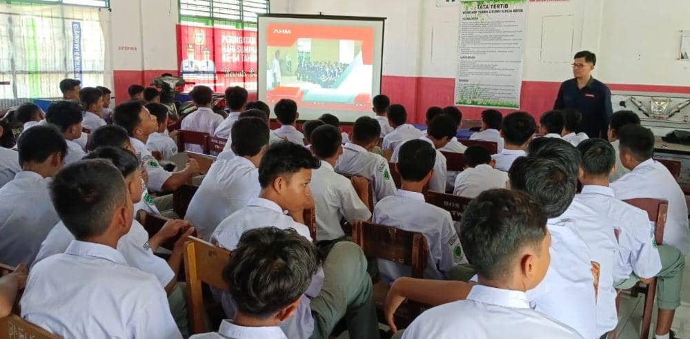 Honda Sosialisasi Smart Technology pada Pelajar SMKN 1 Perbaungan
