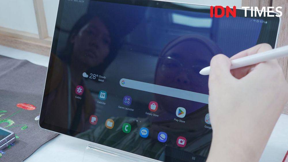 Samsung Galaxy Tab S9 series dan S Pen terbaru diluncurkan dengan teknologi IP68, sehingga water resistance dan juga dust resistance.  (IDN Times/Vadhia Lidyana)