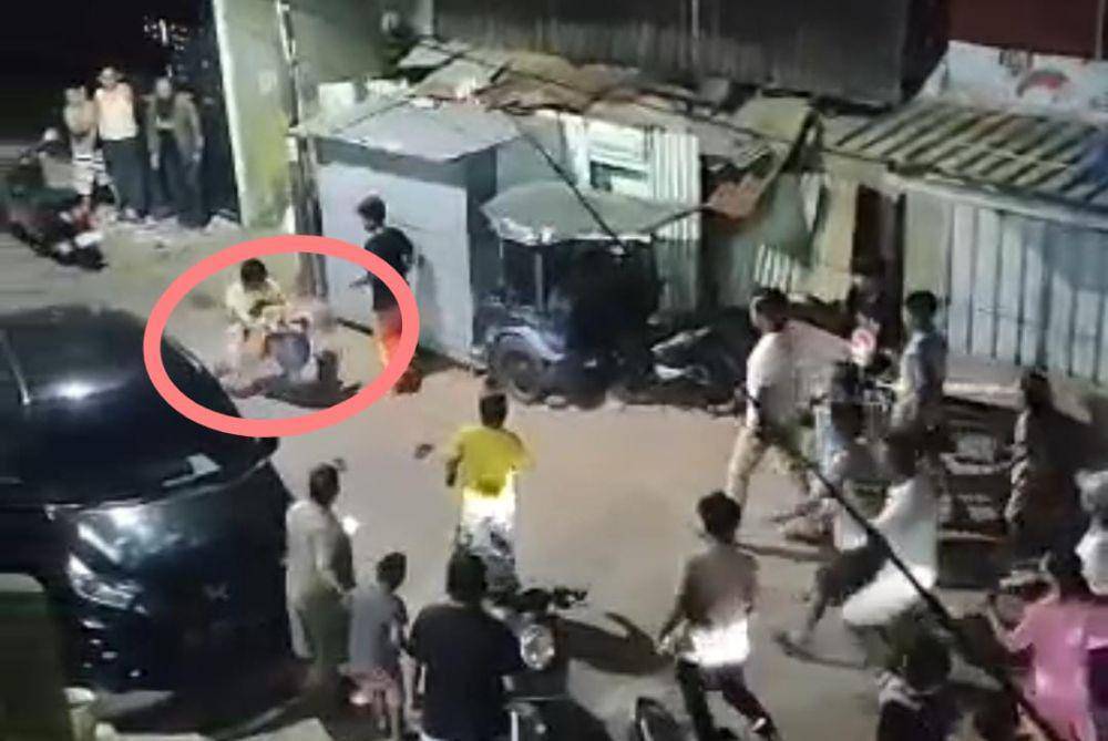 Video penyerangan busur panah di Jalan Urip Sumoharjo, Panakkukang, Makassar, Rabu dini hari (26/7/2023). (Dok. Istimewa)