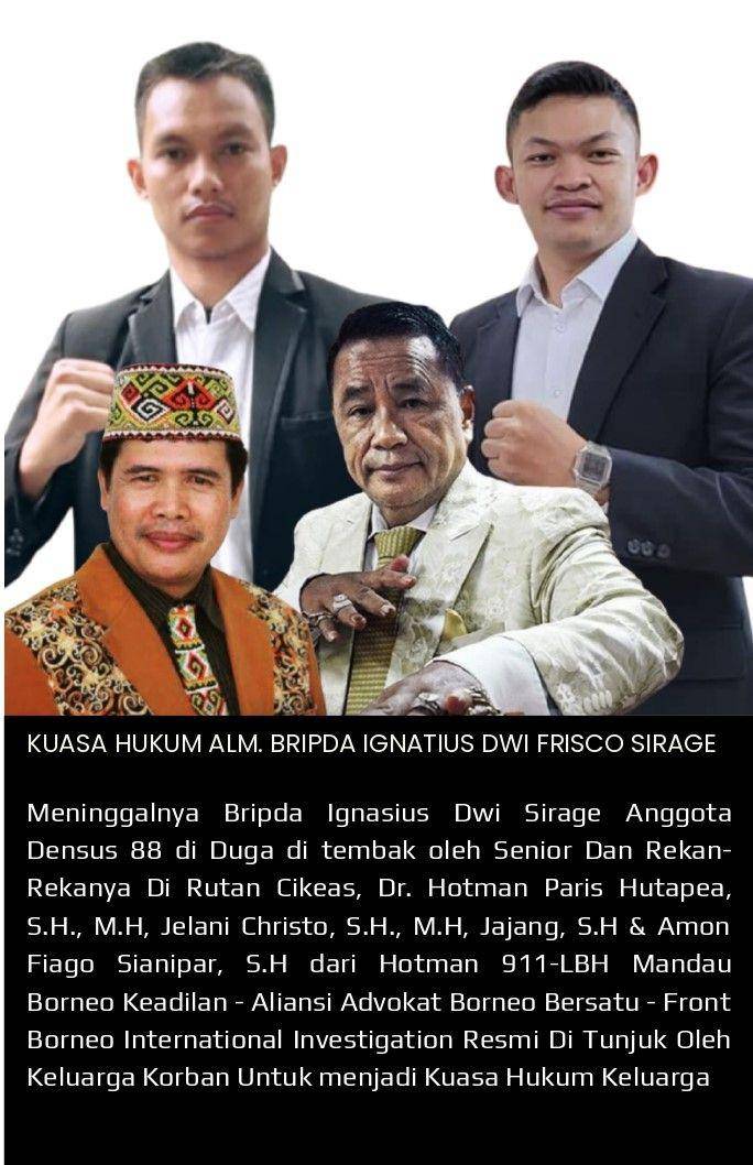 Kedua orangtua Brigadir Dua Ignatius Dwi Frisco Sirage, Y Pandi dan Inosensia Antonia Taricas meminta keadilan atas kematian anaknya, Rabu (26/7/2023). Foto Jelani Christo