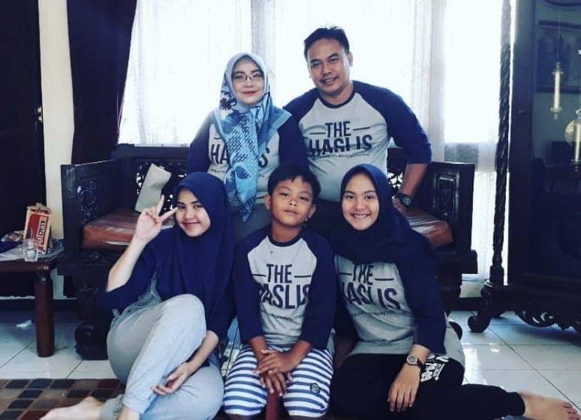 potret kenangan Taufik Lala dan keluarganya (Instagram.com/lalataufik)