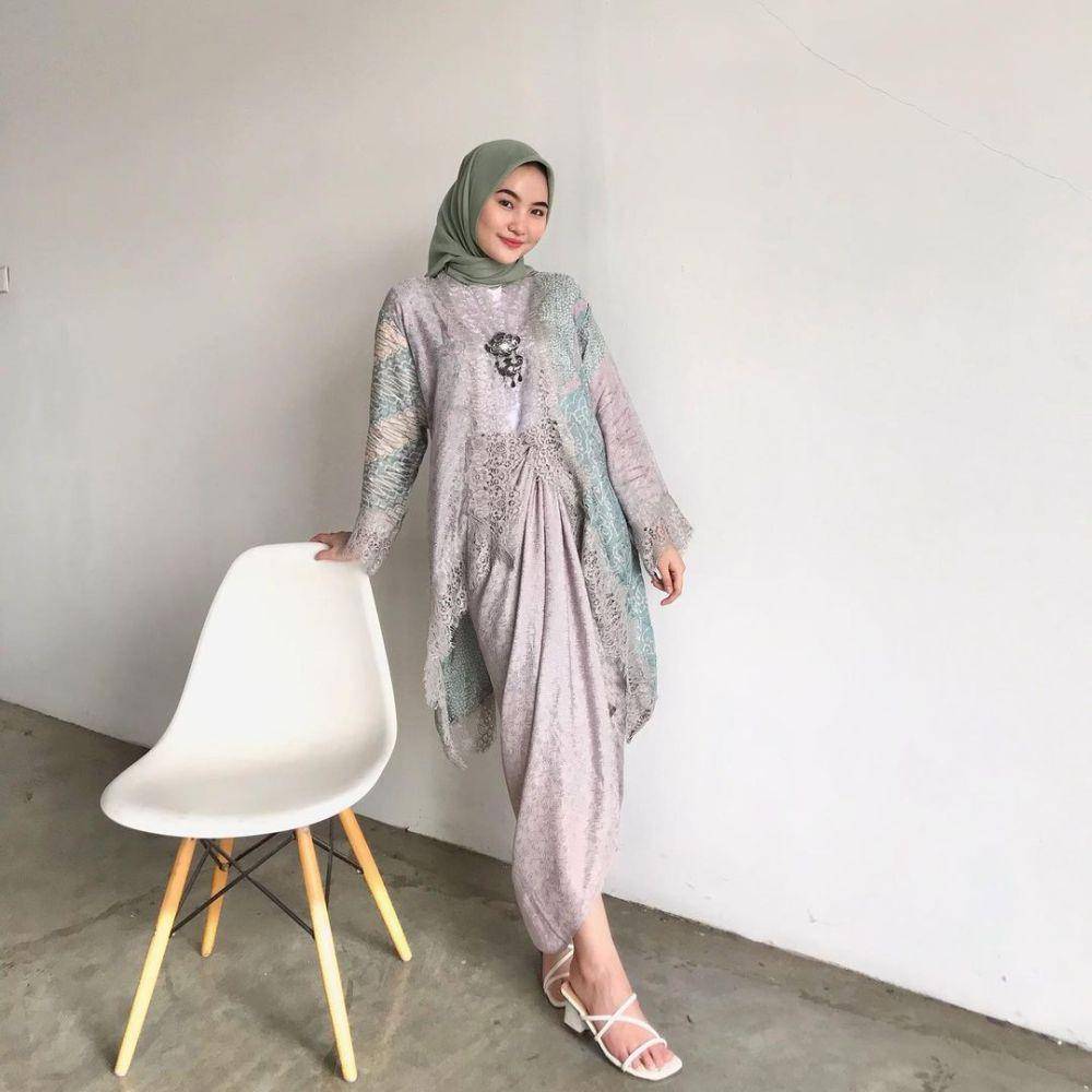 Outfit kondangan batik. (instagram.com/intanghazll_)