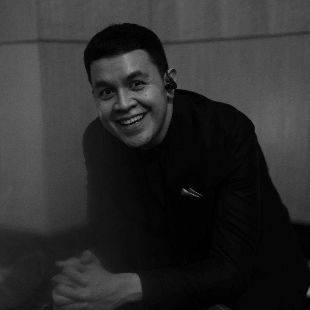 6 Lagu Tulus tentang Patah Hati, Cocok buat Temani Galau