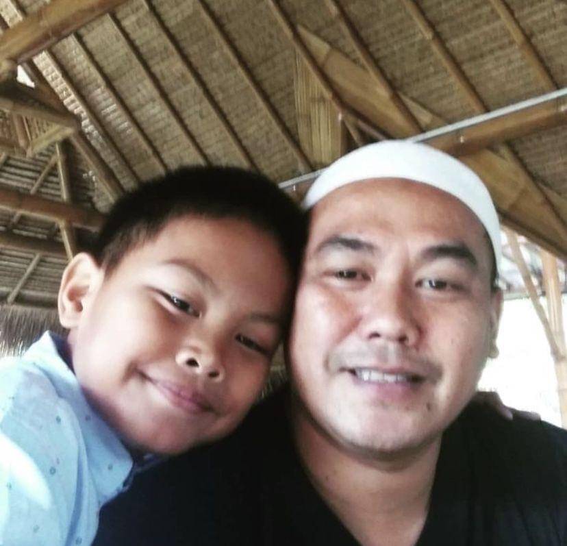 potret kenangan Taufik Lala dan keluarganya (Instagram.com/lalataufik)