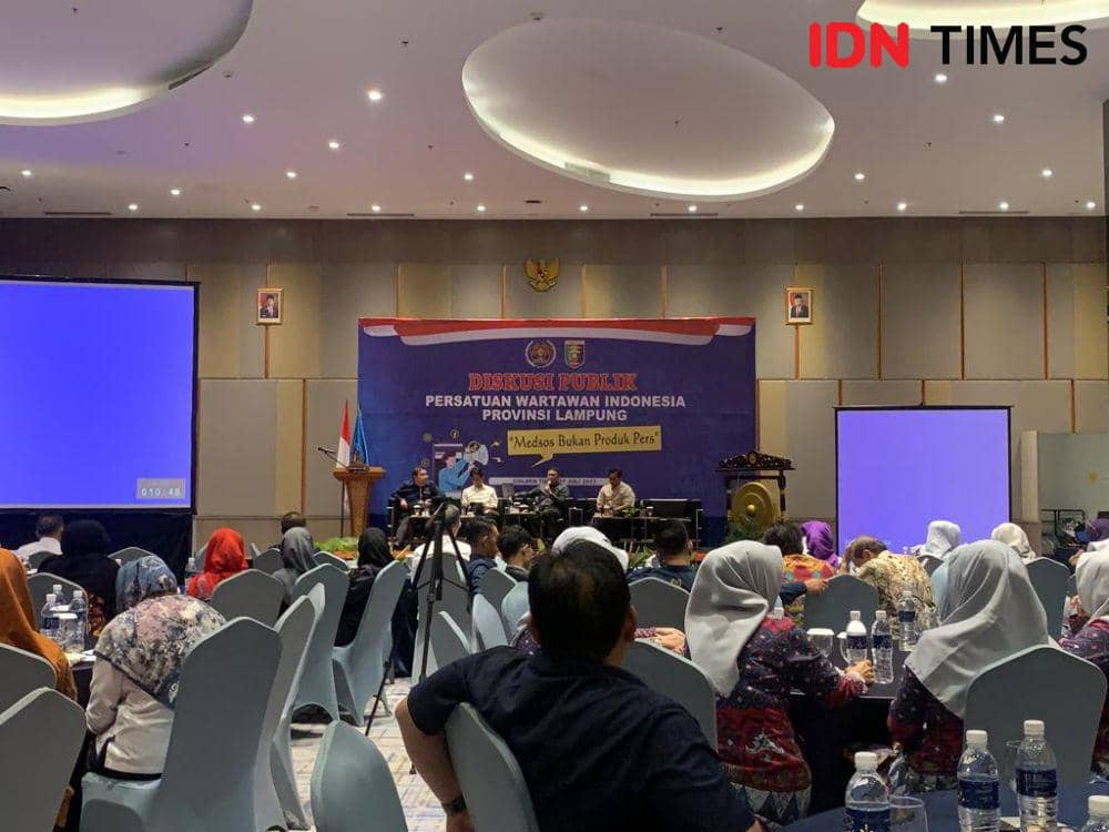 Diskusi PWI Lampung “Medsos Bukan Produk Pers”. (IDN Times/Rohmah Mustaurida)