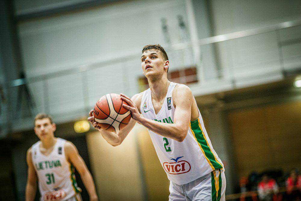 Deividas Sirvydis (fiba.basketball)