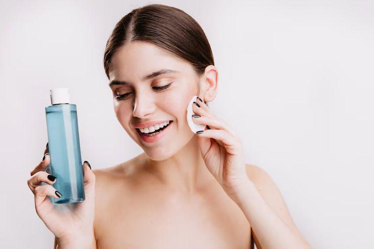 5 Kesalahan Pakai Micellar Water, Bukan Pengganti Cuci Muka