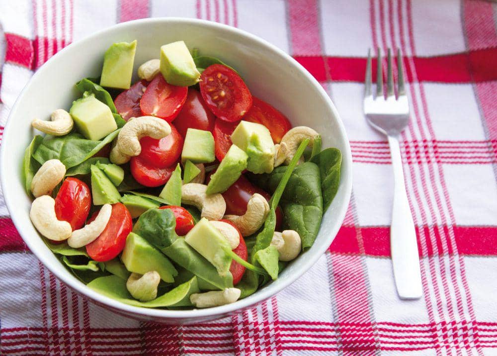 5 Jenis Kacang yang Cocok untuk Topping Salad Sayur, Kaya Nutrisi!