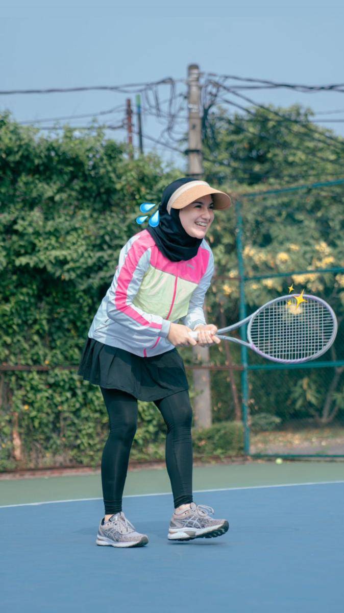 potret Irish Bella berlatih tenis (instagram.com/_irishbella_)