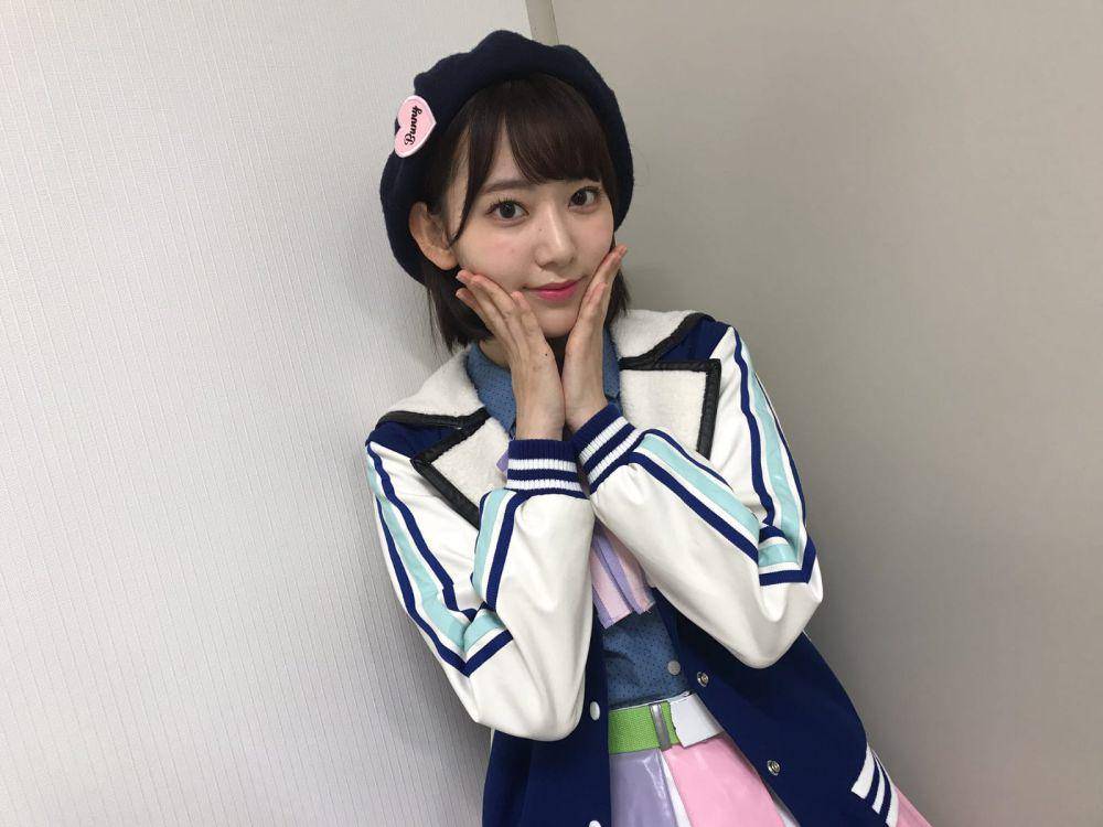 Miyawaki Sakura LE SSERAFIM (twitter.com/hkt48_official_)