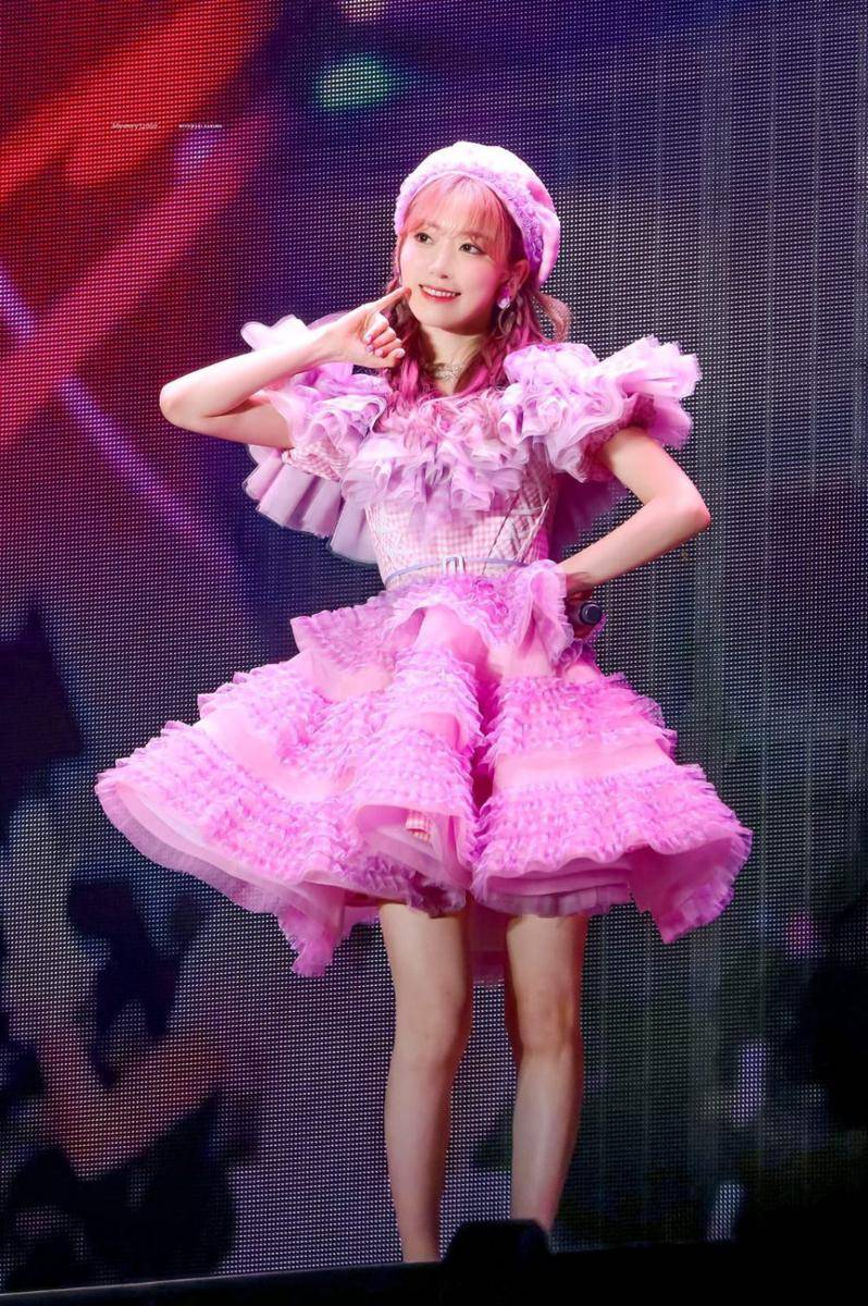 Miyawaki Sakura LE SSERAFIM (twitter.com/39saku_chan)