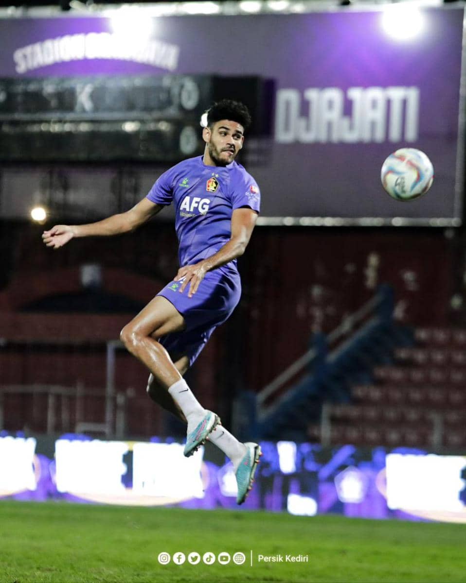 Pemain Persik Kediri saat berlatih. Instagram.com/ persikfcofficial