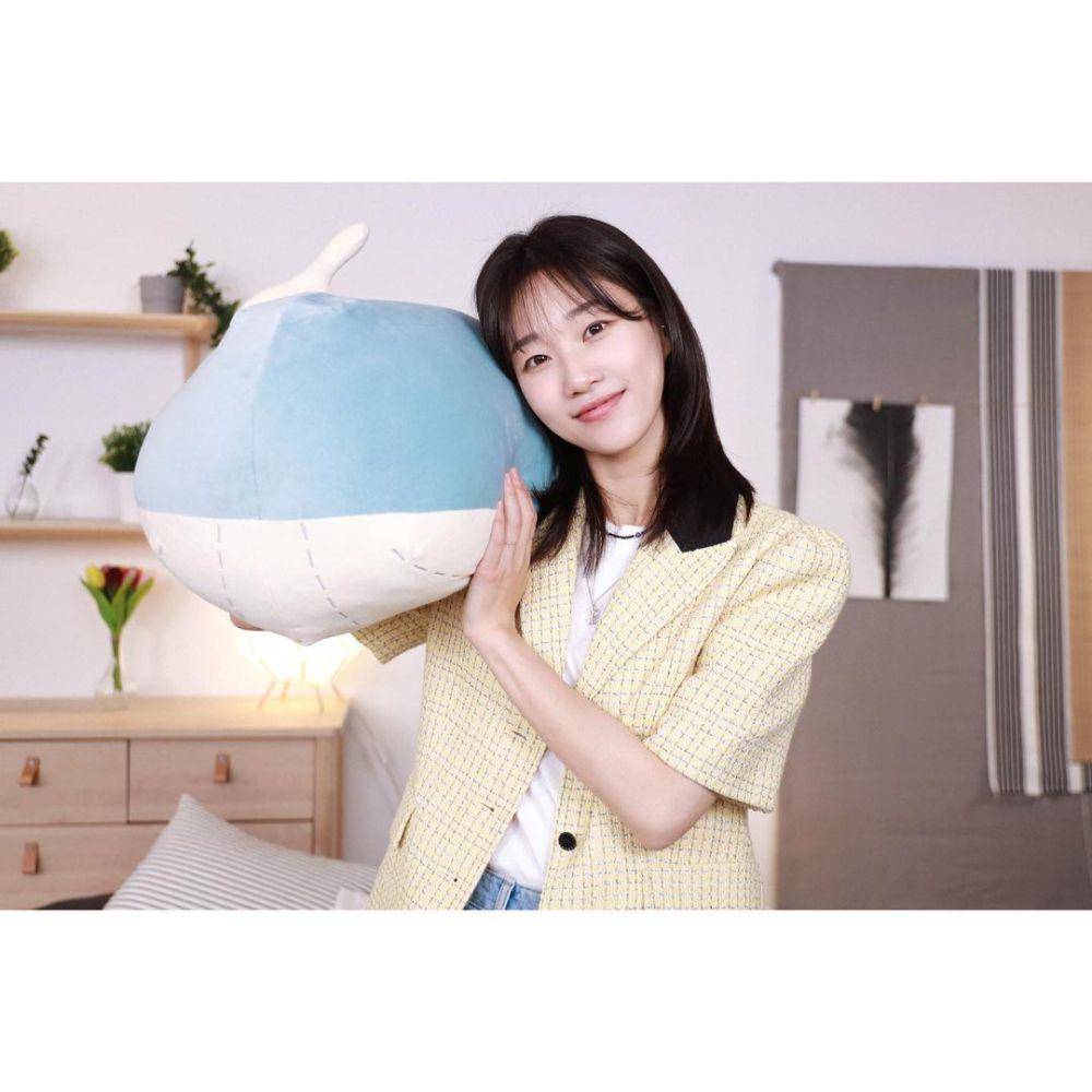 Ha Yoon Kyung (instagram.com/hayoonkie)