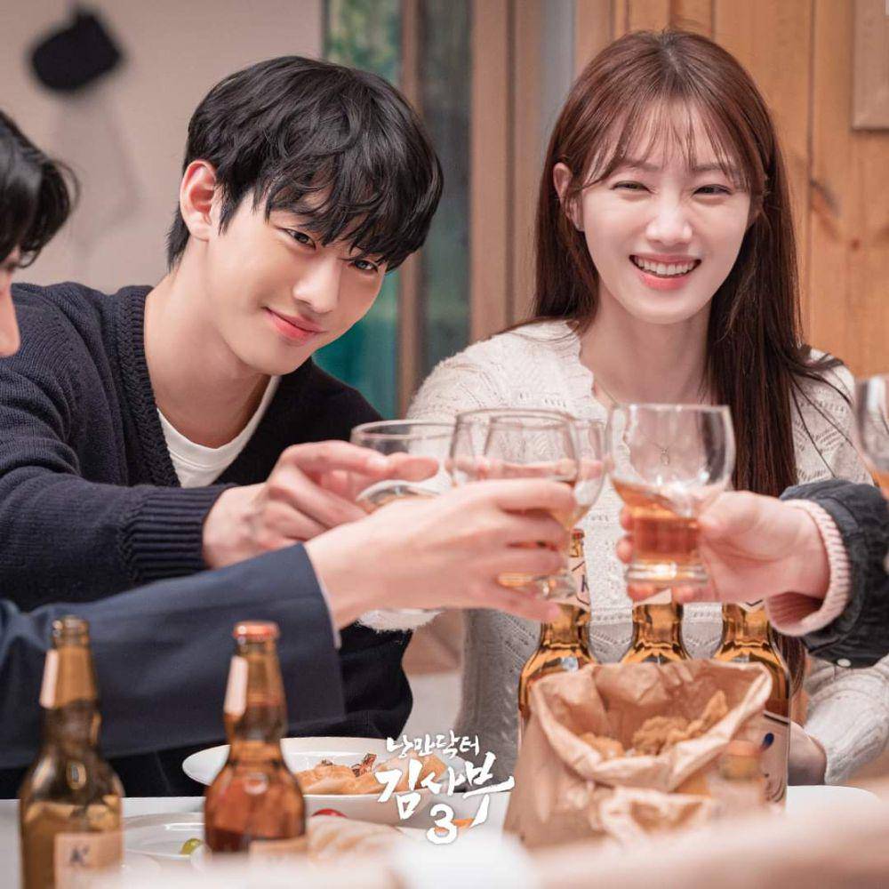 Ahn Hyo Seop dan Lee Sung Kyung di Dr. Romantic 3 (dok. SBS/Dr. Romantic 3)
