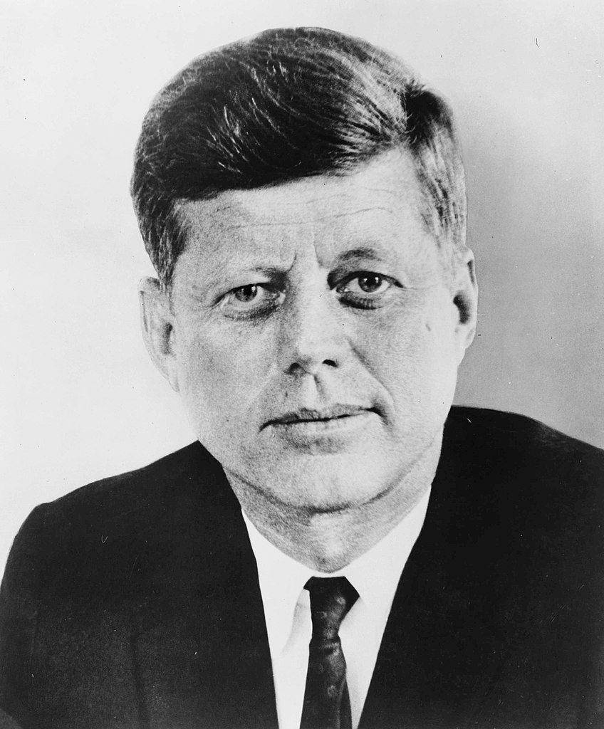 potret John F. Kennedy (commons.wikimedia.org/U.S. Navy photo)