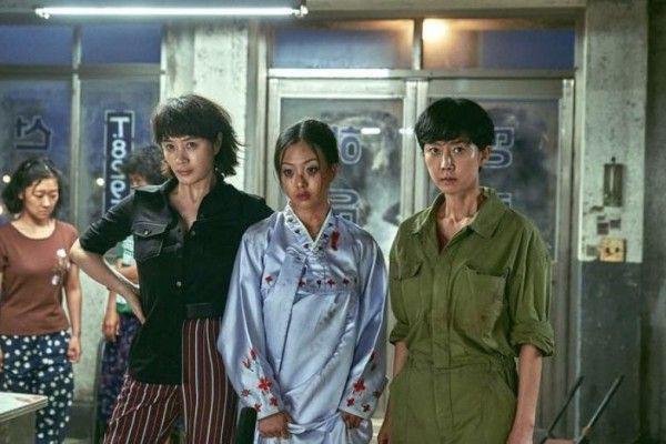 Penjelasan Ending Smugglers, Apakah Para Penyelam Perempuan Selamat?