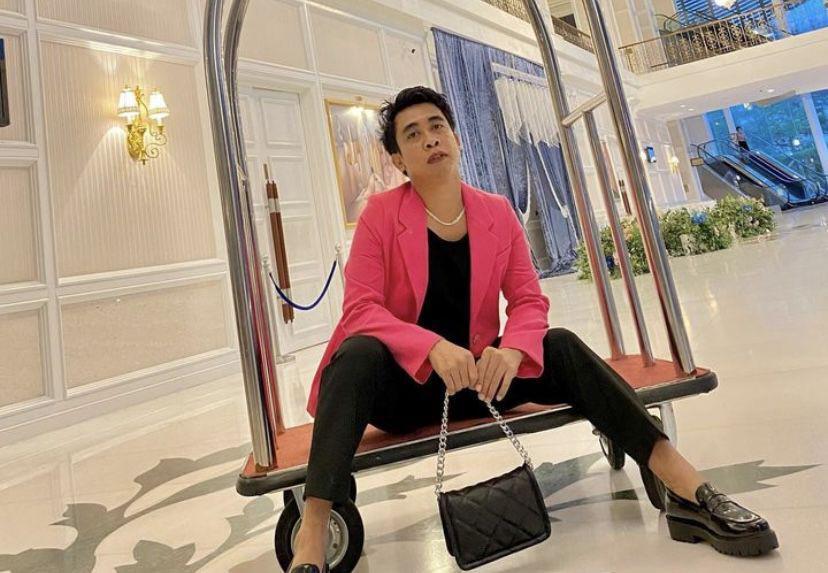 8 Potret Mimi Peri di Malaysia, Hadiri Premier Film yang Bintanginya