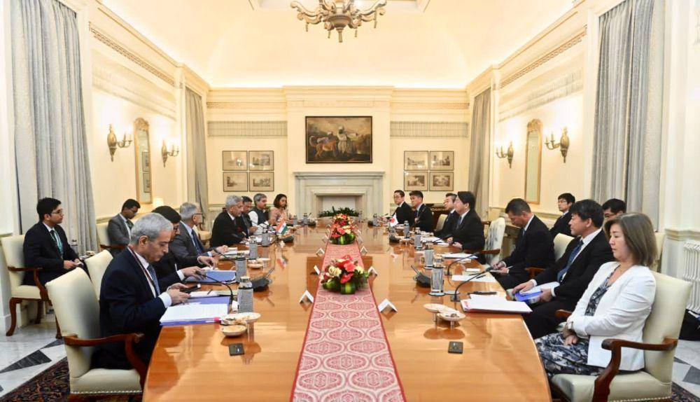 Menteri Luar Negeri (Menlu) Jepang, Yoshimasa Hayashi, dan Menlu India Subrahmanyam Jaishankar dalam diskusi komprehensif '15th India-Japan Strategic Dialogue' pada Kamis (27/7/2023) di New Delhi.