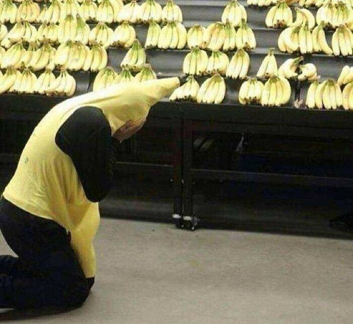 potret kostum dan tingkah nyeleneh orang super random (facebook.com/Humans doing human things)