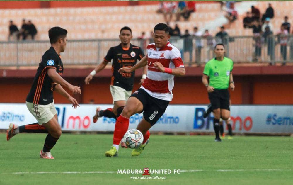 Madura United saat menghadapi Persija Jakarta di Liga 1 Indonesia 2022/2023. (instagram.com/maduraunited.fc)