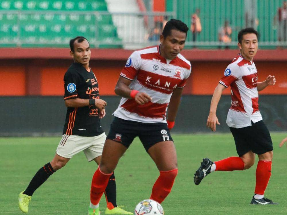Madura United vs Persija, Berburu Posisi Puncak