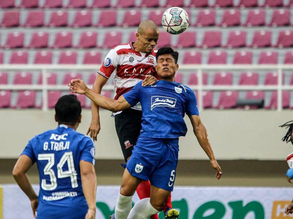 Madura United saat menghadapi PSIS Semarang di Liga 1 Indonesia 2022/2023. (instagram.com/maduraunited.fc)