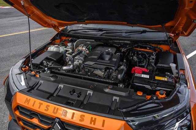 Ruang mesin Mitsubishi Triton (Mitsubishi)