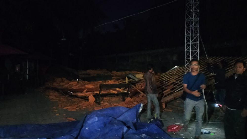 Bangunan Kafe Basa Basi di Kasihan Bantul Roboh, Karyawan Terluka