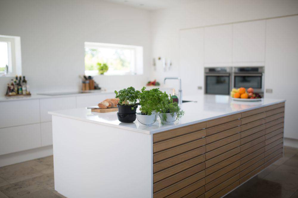 inspirasi dekorasi kitchen island (pexels.com/Rene Asmussen)
