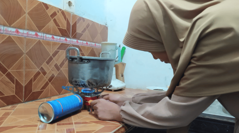 Gas 3 Kg Langka di Banyuwangi Bikin Warga Terpaksa Pakai Gas Kaleng