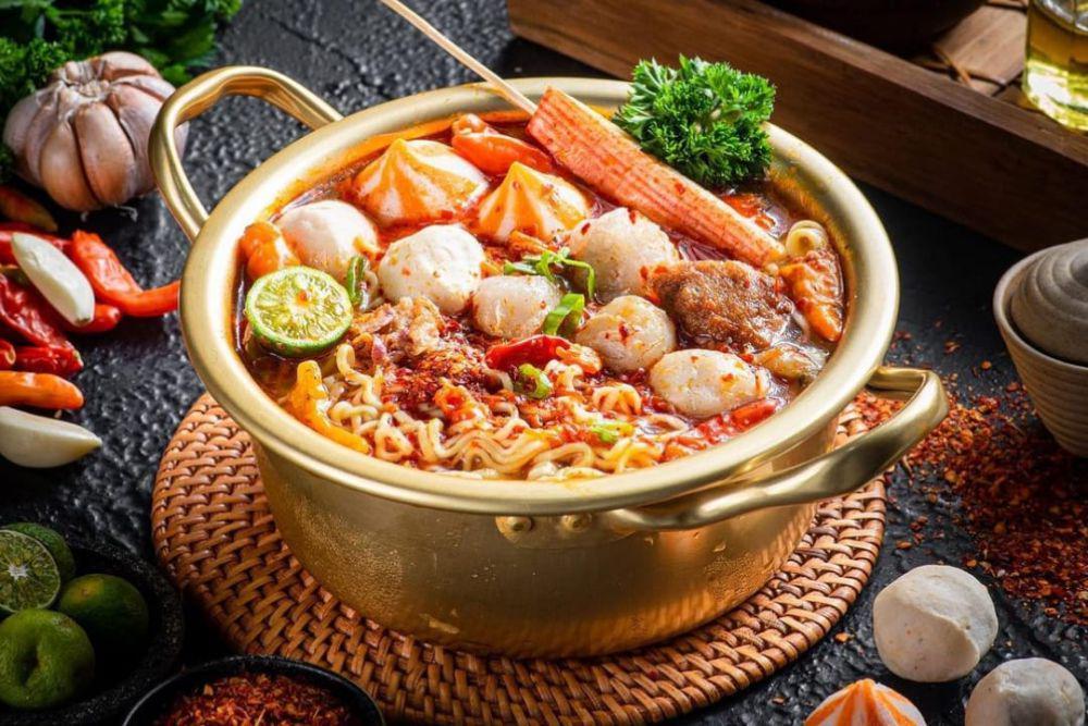 Makan Seblak Prasmanan Viral di Pasar Lama Tangerang