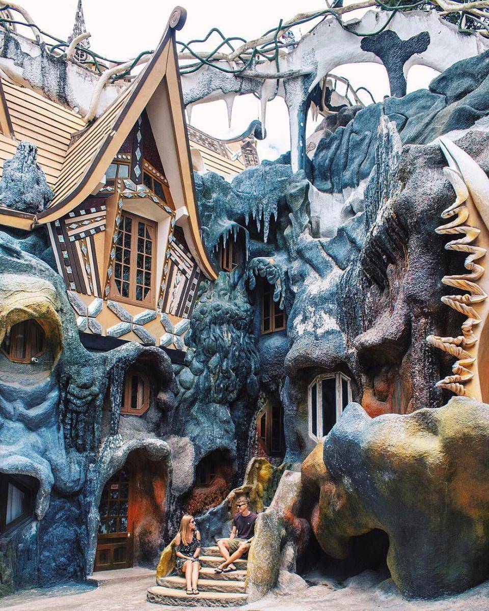 potret Crazy house di Dalat (instagram.com/rtw.travel)