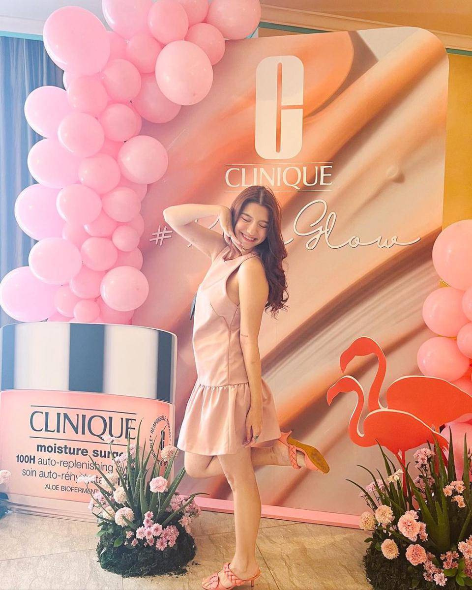 ide outfit nuansa baby pink (instagram.com/cassandraslee)