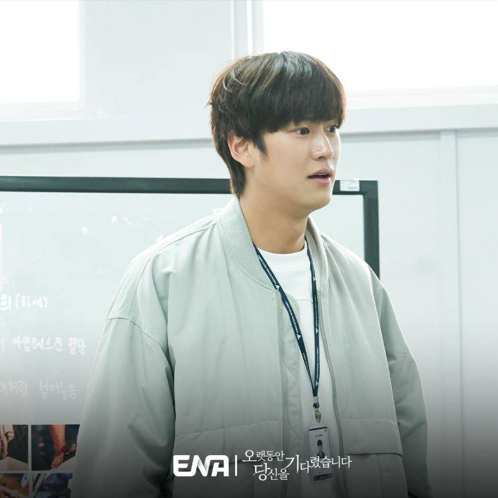 cuplikan scene drama Longing for You (instagram.com/channel.ena.d)
