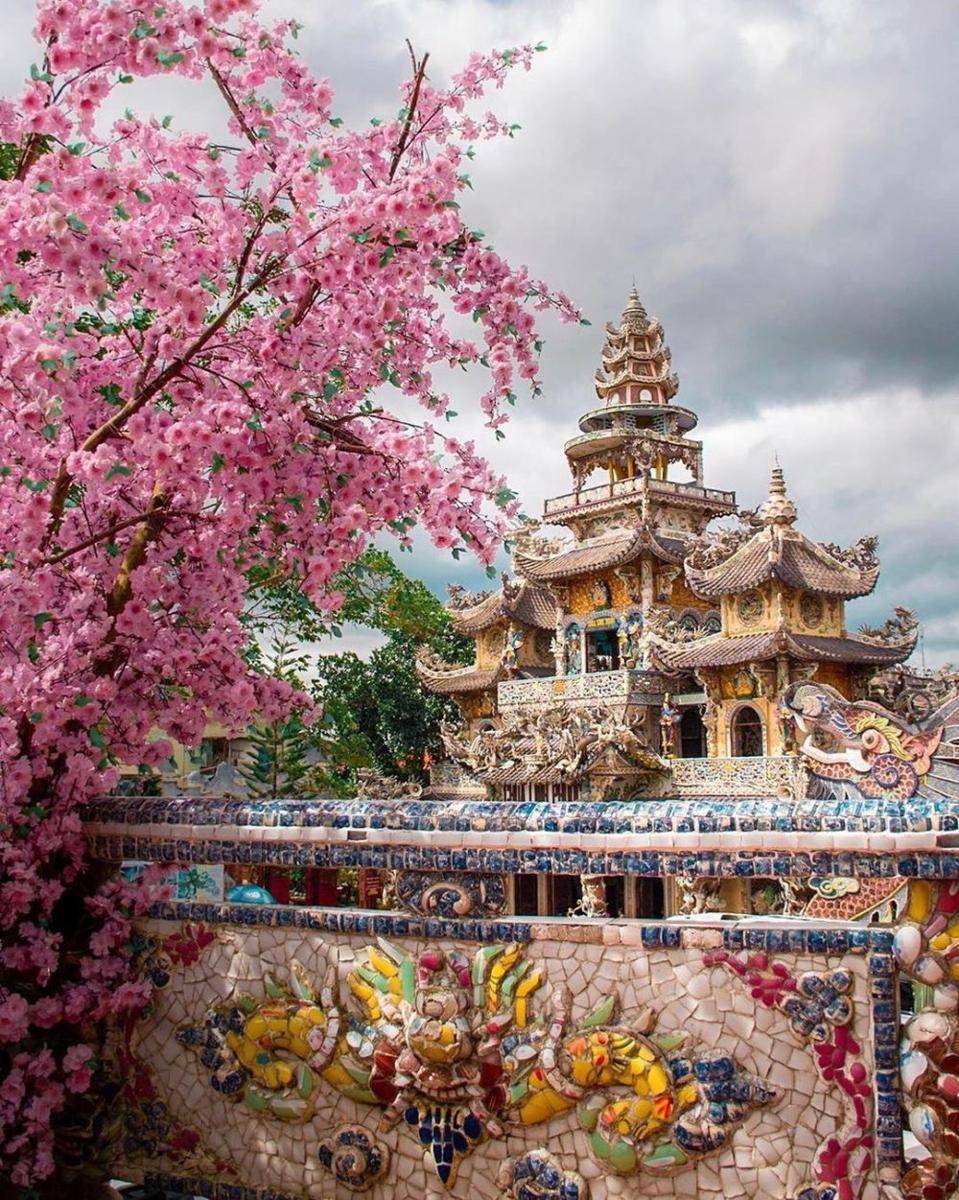 potret Linh Phuoc Pagoda Dalat (instagram.com/nikonvietnam)