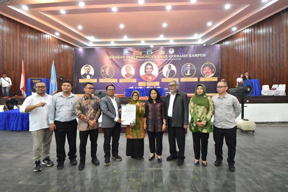 Kunjungan Menteri PPPA, Bintang Puspayoga di Semarang dalam rangka Sosialisasi Kebijakan Model Kesehatan Jiwa bagi tim posyandu dan tim pendamping keluarga (dok. KemenPPPA)