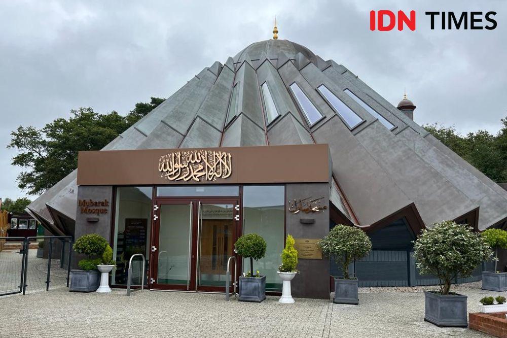 Potret Pesona Masjid Mubarak, Pusat Ahmadiyah Dunia