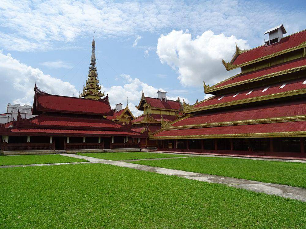 Mandalay Palace (commons.wikimedia.org/Christophe95)