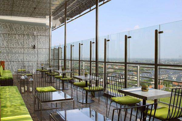 Skylounge15 (google.com/maps/Braddy Tamba)