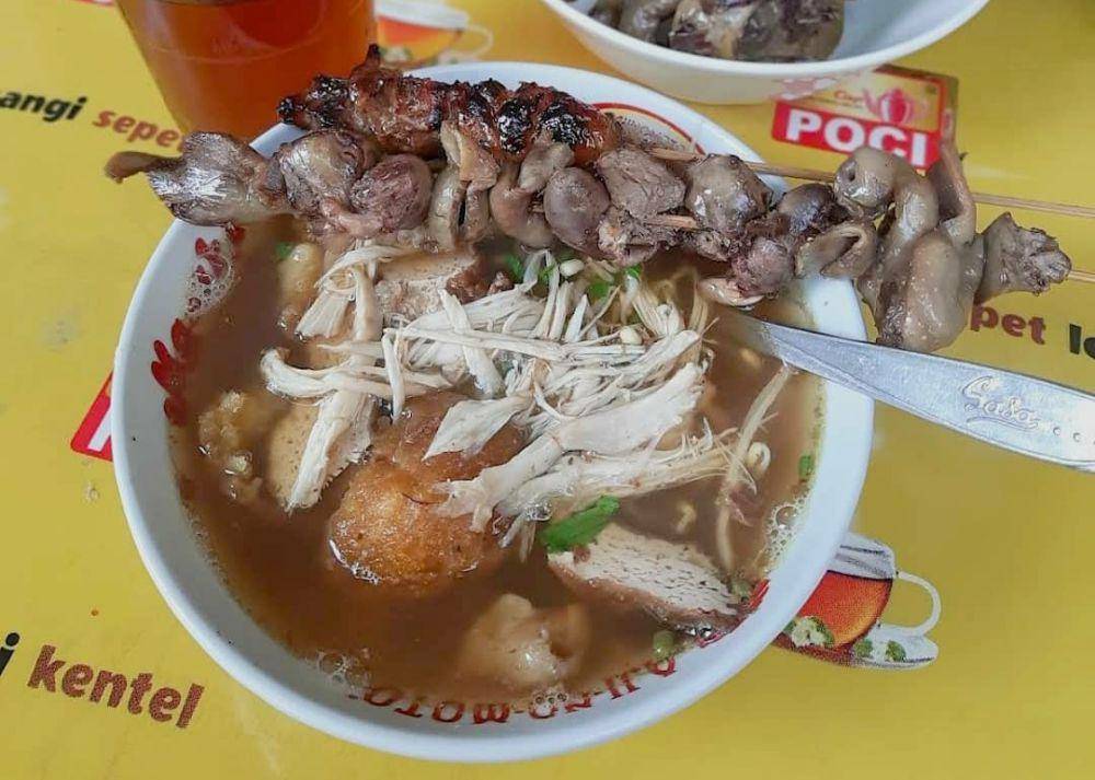 Soto ayam pak Trimo(instagram.com/kuliner_kotamagelang)